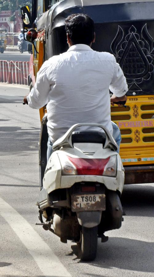 Bikes No Number Plate In Hyderabad - Sakshi26