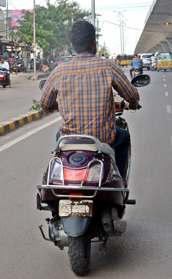 Bikes No Number Plate In Hyderabad - Sakshi30