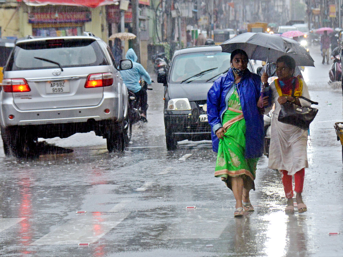 Heavy rains in Hyderabad Photo Gallery - Sakshi2