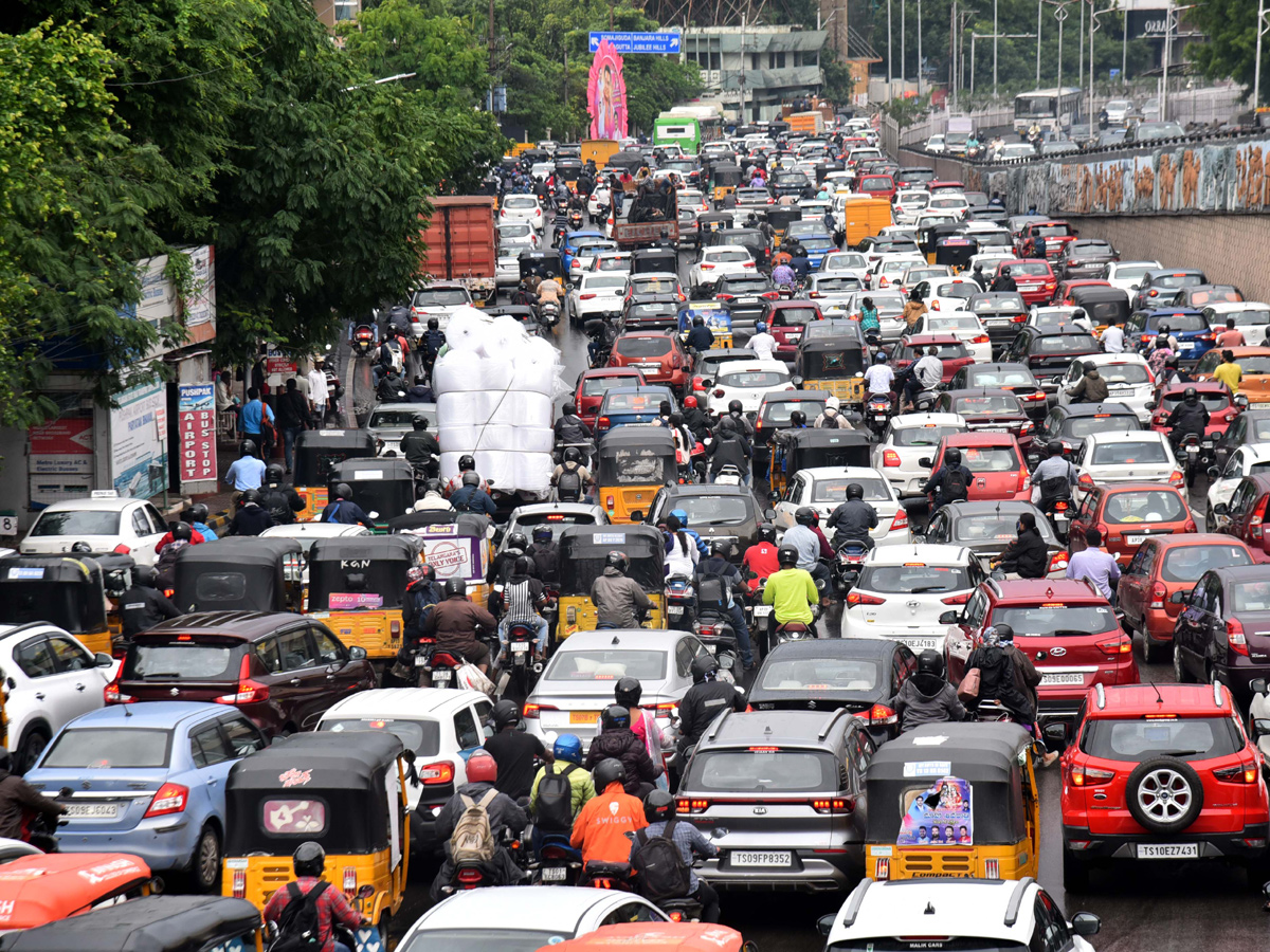 Heavy rains in Hyderabad Photo Gallery - Sakshi14