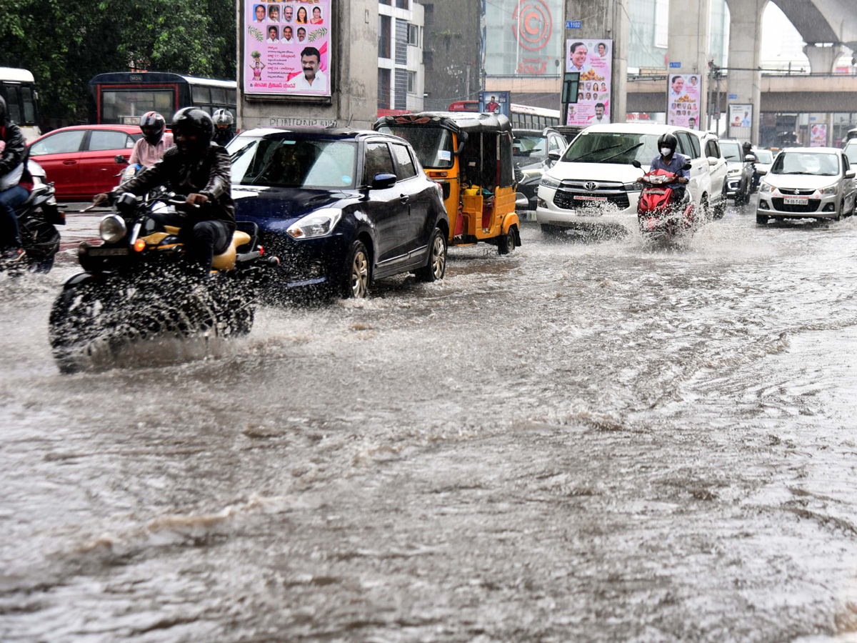 Heavy rains in Hyderabad Photo Gallery - Sakshi5