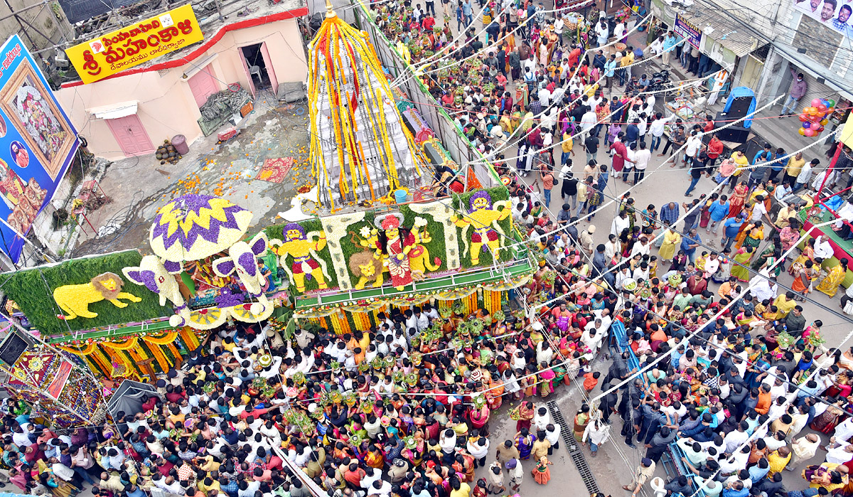 Lal Darwaza Mahankali Bonalu Grandly Celebrated At Hyderabad - Sakshi16