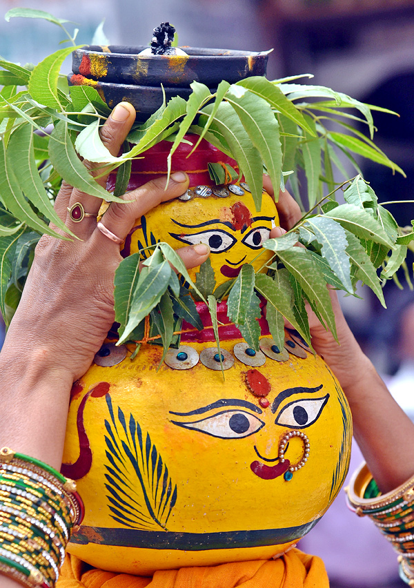 Lal Darwaza Mahankali Bonalu Grandly Celebrated At Hyderabad - Sakshi27