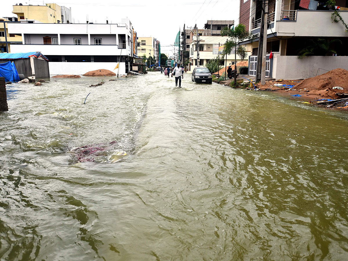 Heavy Rain Alert for Hyderabad Pics - Sakshi20