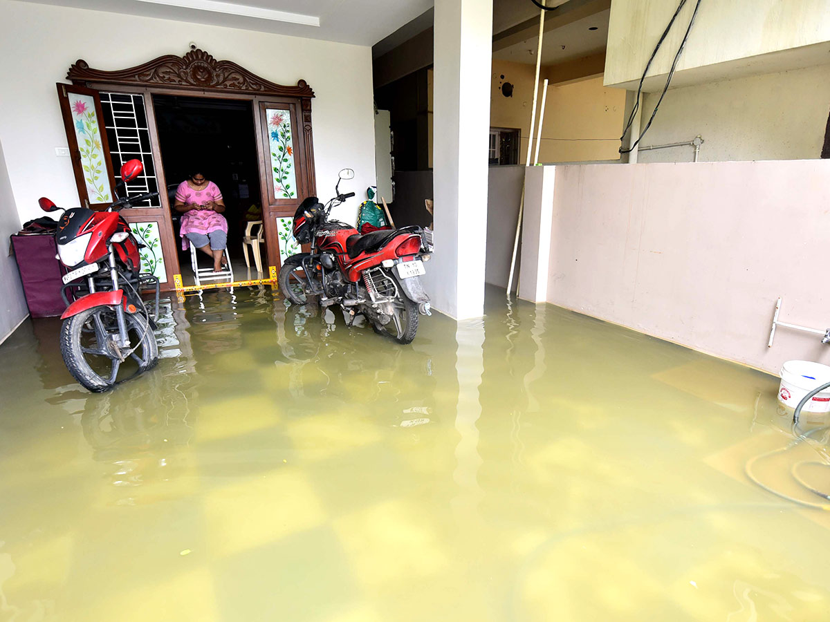 Heavy Rain Alert for Hyderabad Pics - Sakshi24