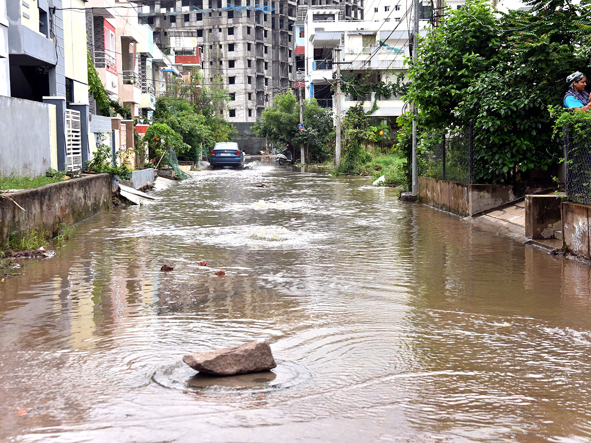 Heavy Rain Alert for Hyderabad Pics - Sakshi4