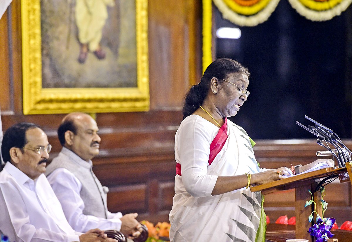 Draupadi Murmu Takes Oath As Indias 15th President  - Sakshi7