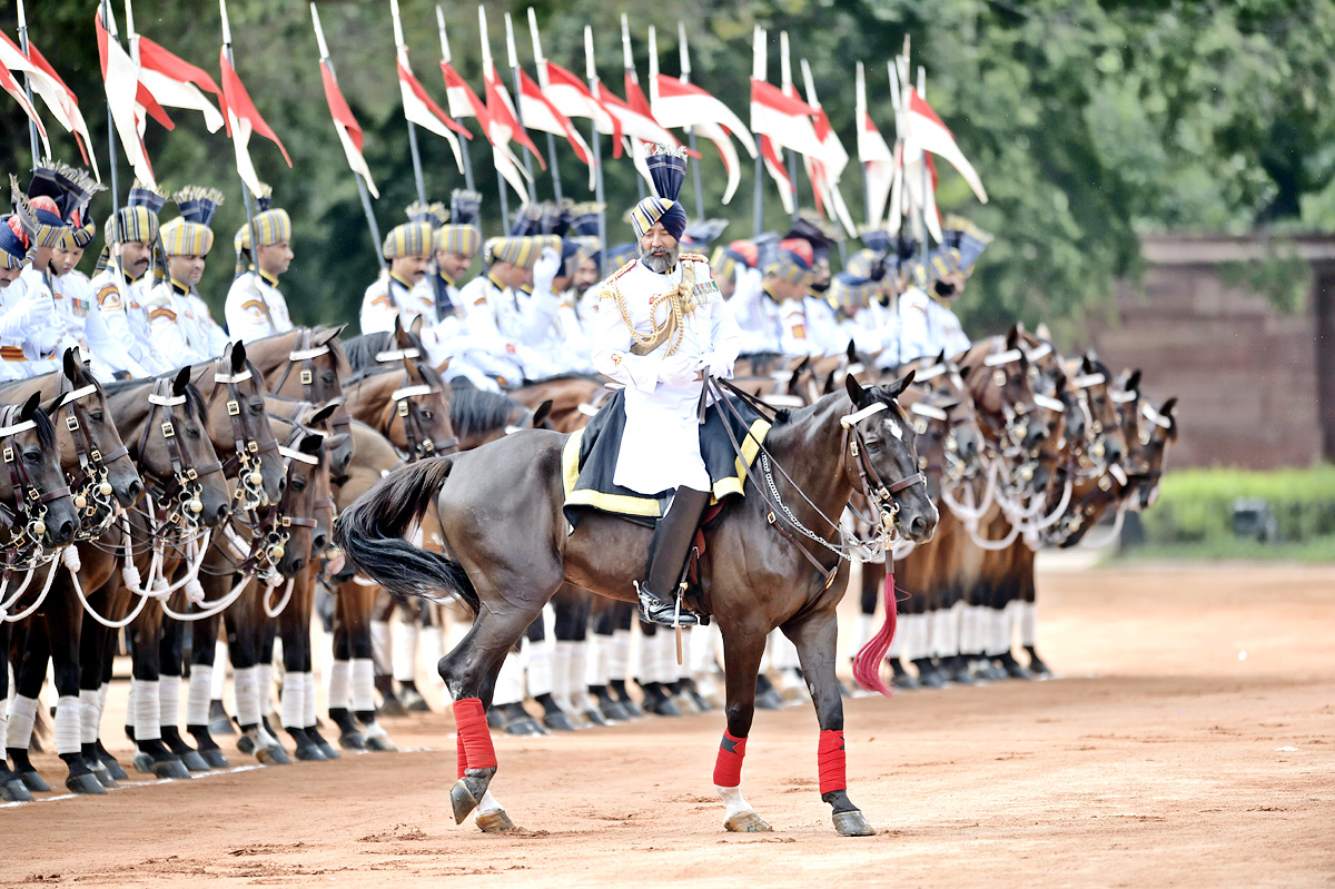 Draupadi Murmu Takes Oath As Indias 15th President  - Sakshi2