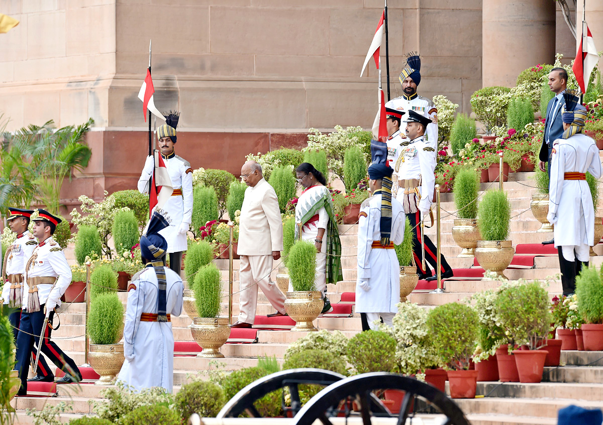 Draupadi Murmu Takes Oath As Indias 15th President  - Sakshi16