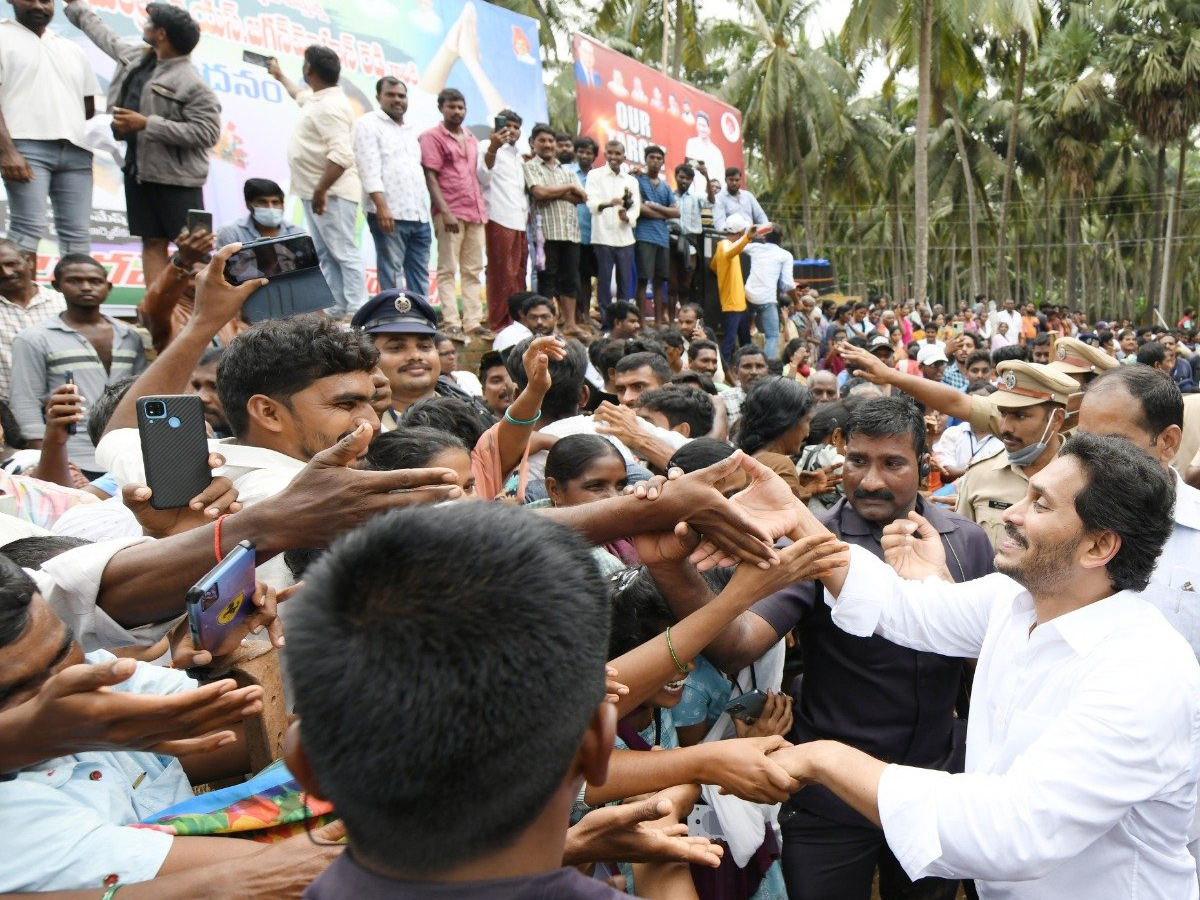 AP CM YS Jagan tours flood hit areas of Konaseema district Photo Gallery - Sakshi21