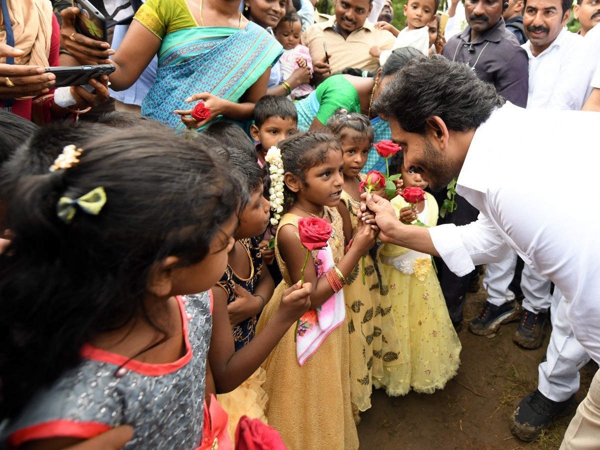 AP CM YS Jagan tours flood hit areas of Konaseema district Photo Gallery - Sakshi24