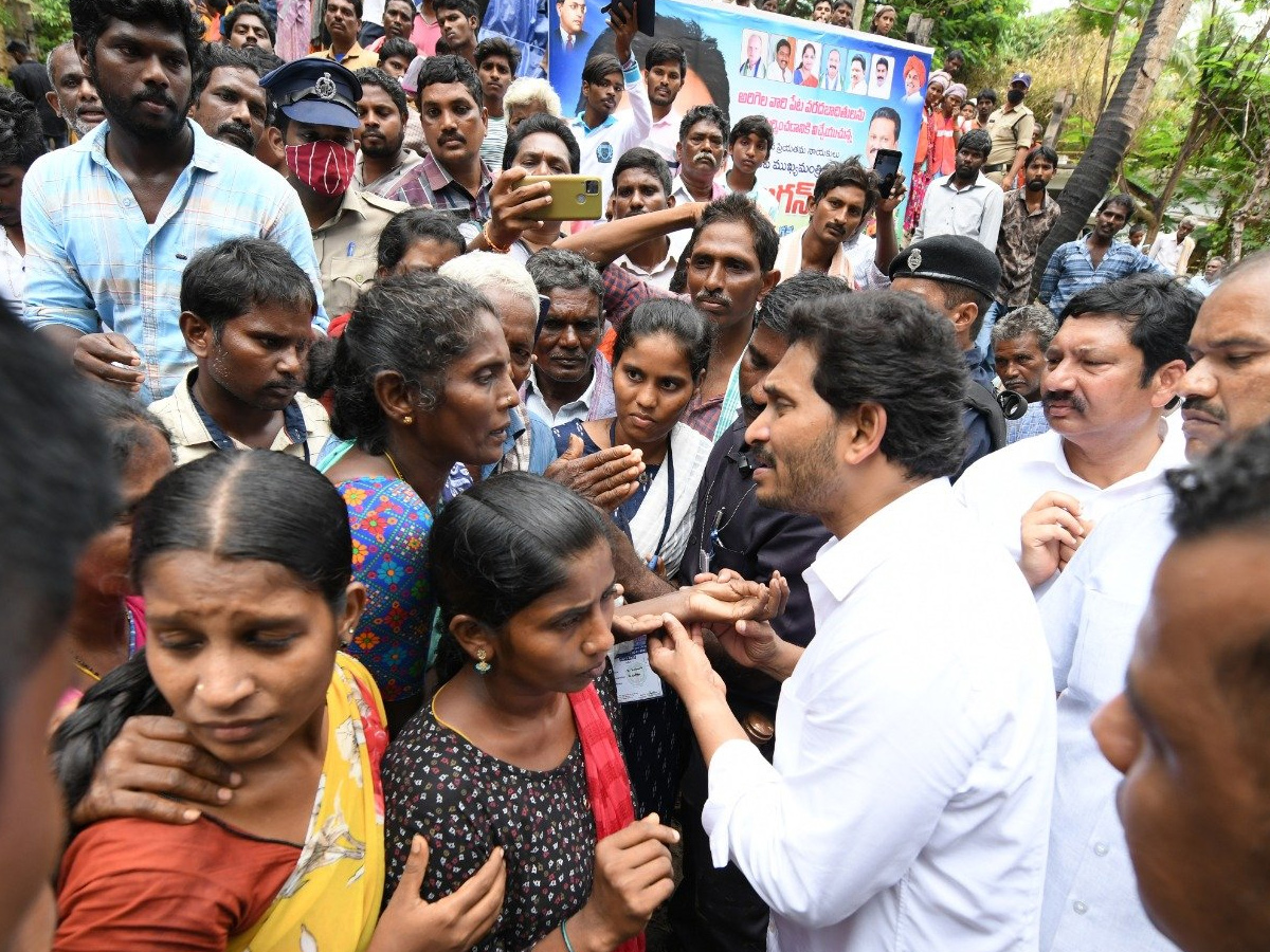 AP CM YS Jagan tours flood hit areas of Konaseema district Photo Gallery - Sakshi27