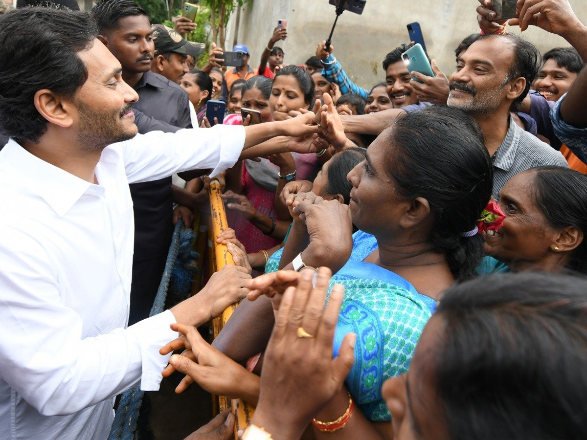 AP CM YS Jagan tours flood hit areas of Konaseema district Photo Gallery - Sakshi56