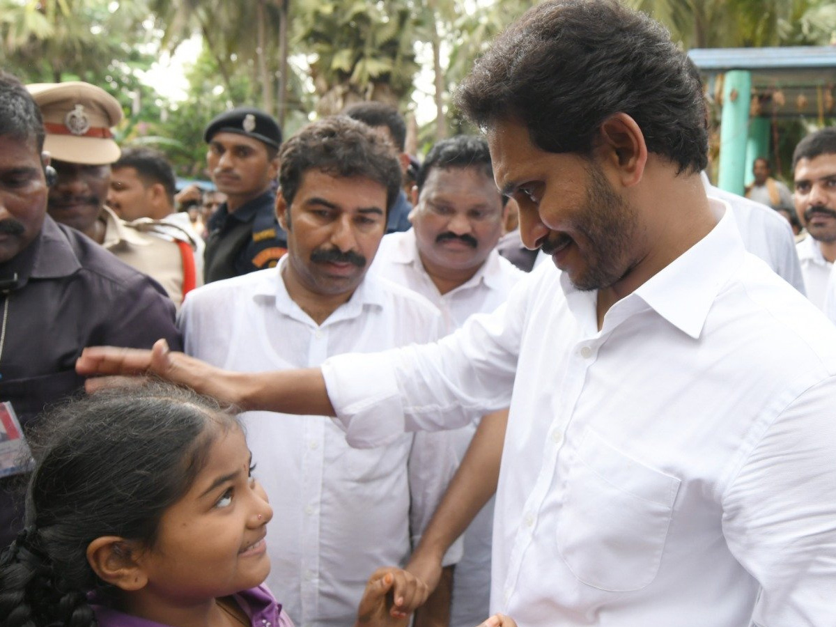 AP CM YS Jagan tours flood hit areas of Konaseema district Photo Gallery - Sakshi7