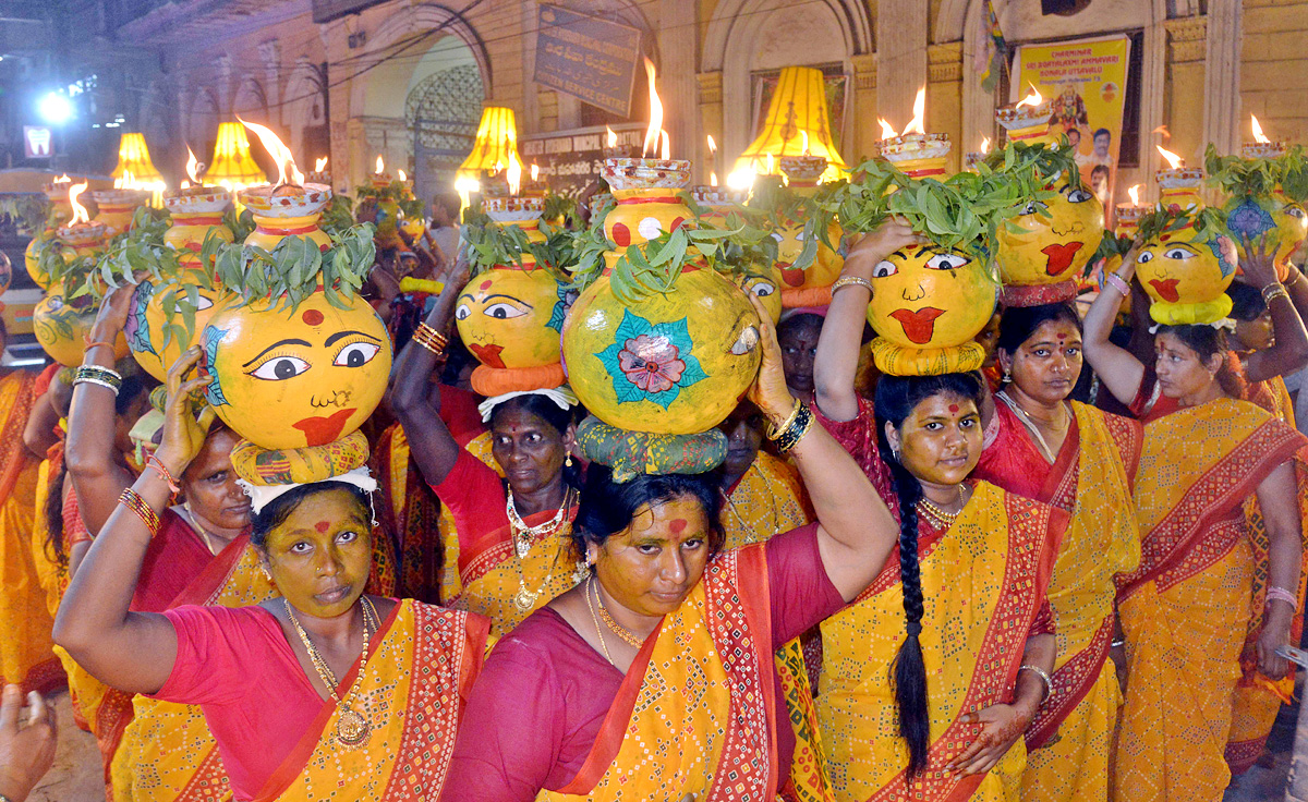 Akkanna Madanna Mahankali Jatara Bonalu 2022  - Sakshi24