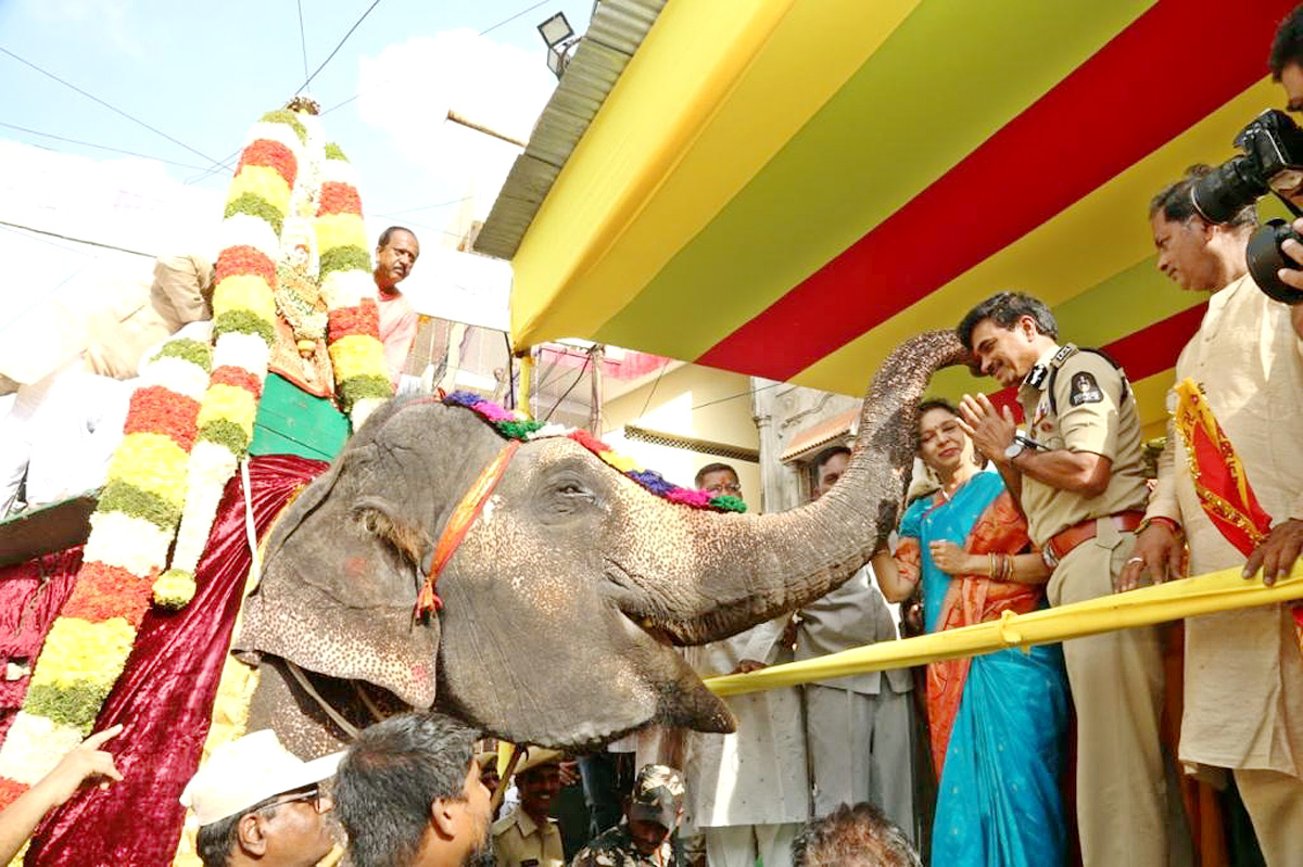 Akkanna Madanna Mahankali Jatara Bonalu 2022  - Sakshi3