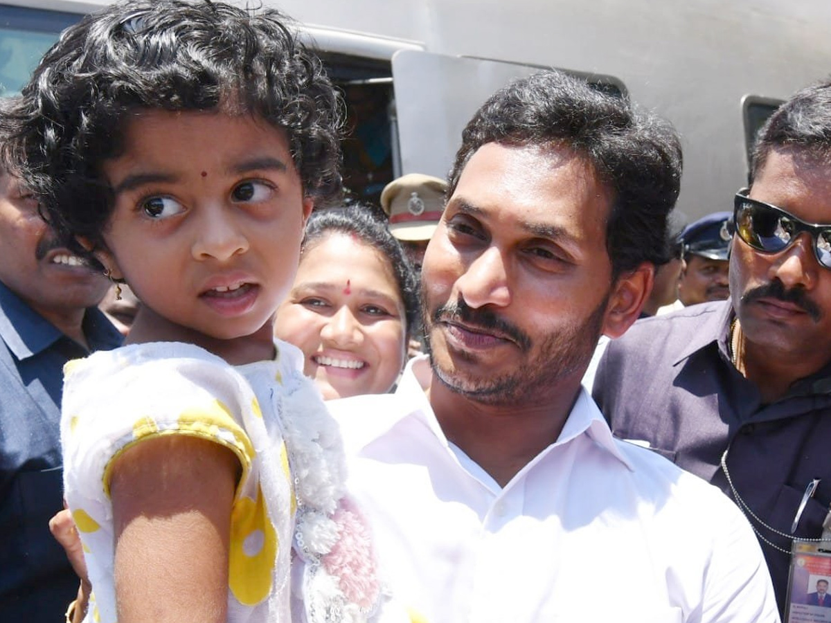 CM YS Jagan Tours Flood hit Villages Day 2 Photo Gallery - Sakshi26