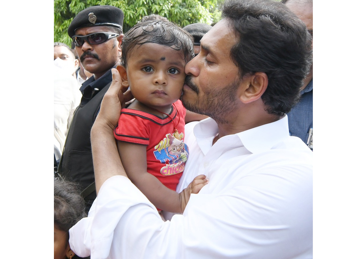 CM YS Jagan Tours Flood hit Villages Day 2 Photo Gallery - Sakshi53