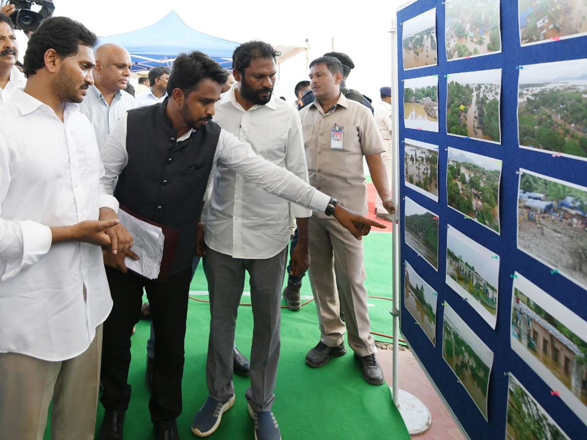 CM YS Jagan Tours Flood hit Villages Day 2 Photo Gallery - Sakshi60