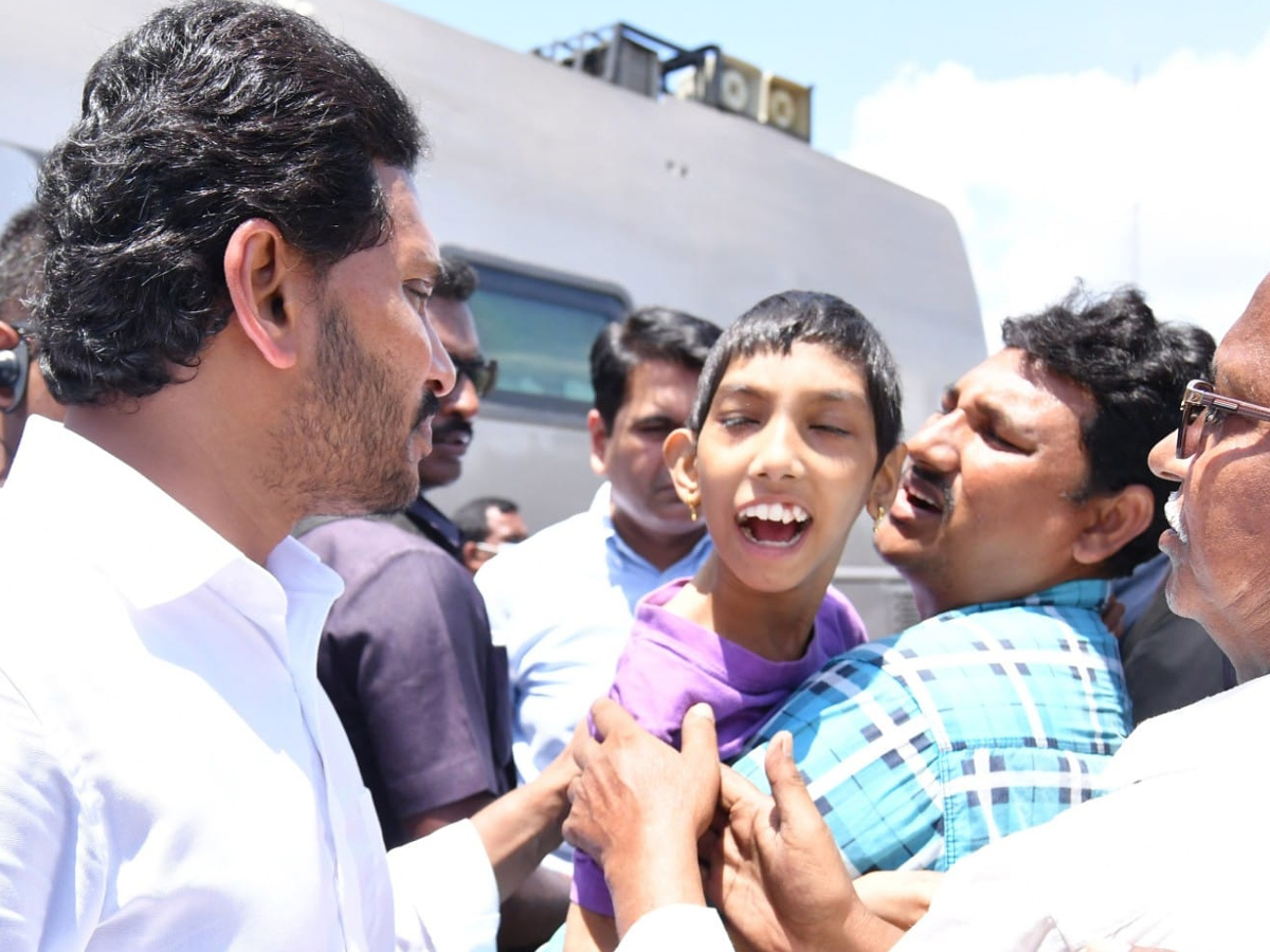 CM YS Jagan Tours Flood hit Villages Day 2 Photo Gallery - Sakshi62