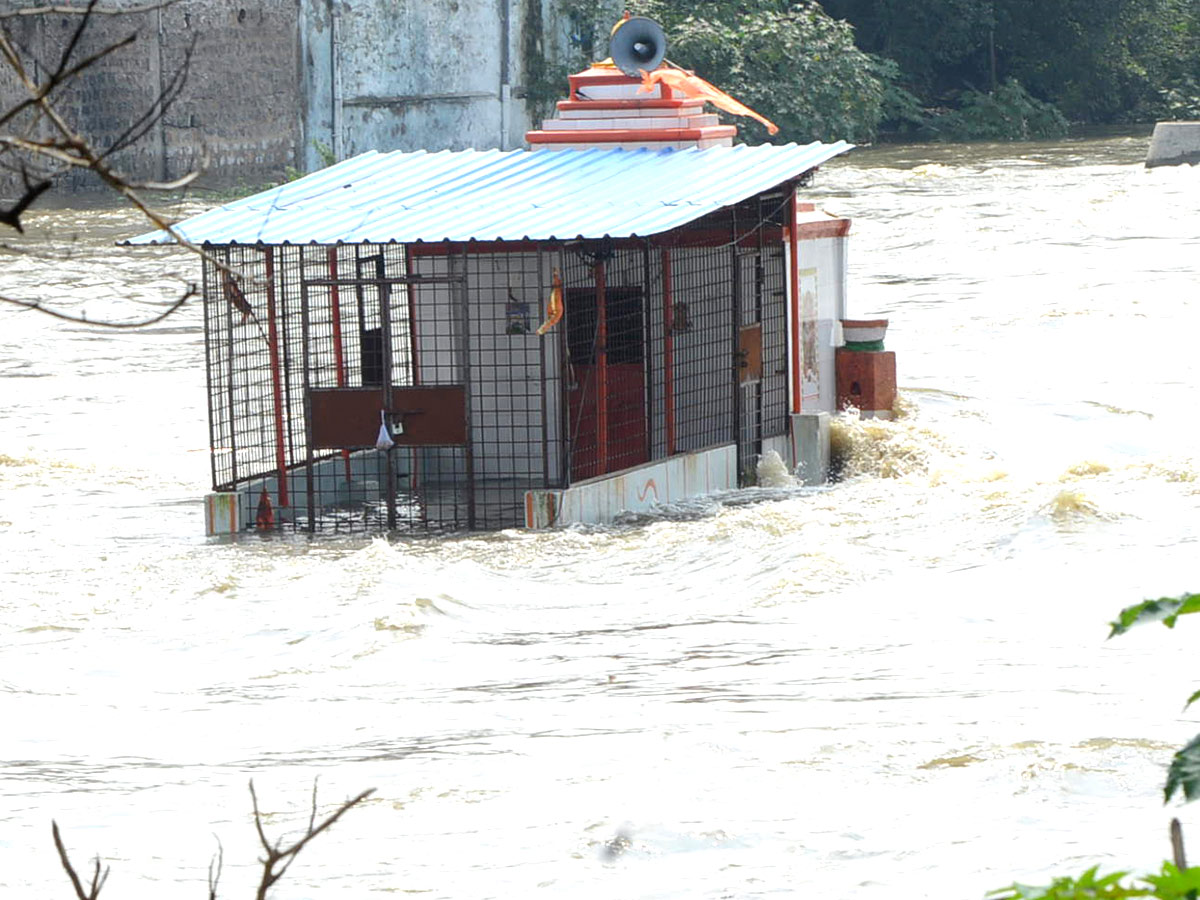 Hyderabad Musi Floods 2022 Destruction Photos - Sakshi14