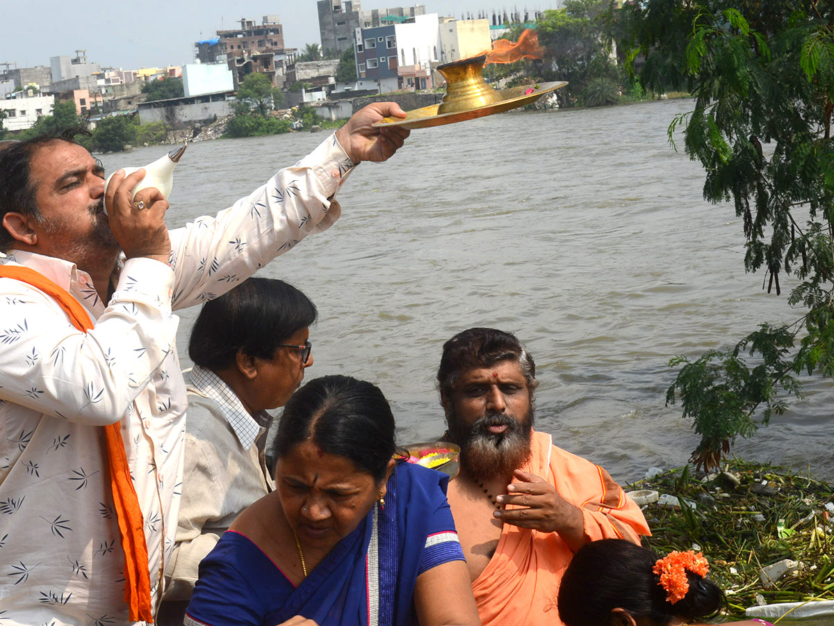 Hyderabad Musi Floods 2022 Destruction Photos - Sakshi15