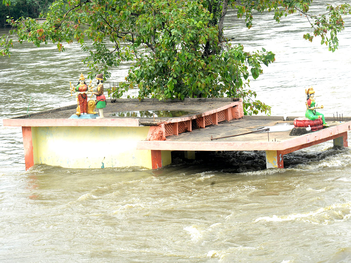 Hyderabad Musi Floods 2022 Destruction Photos - Sakshi39