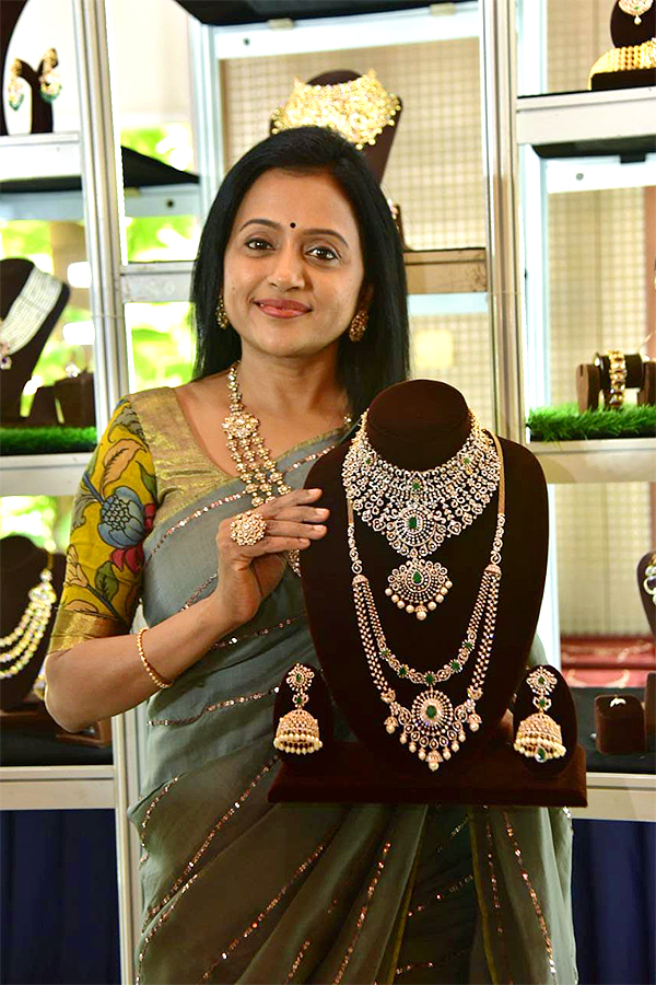 C Krishniah Chetty Group Of Jewellers Inaugurates Gold And Diamond Exhibition - Sakshi13