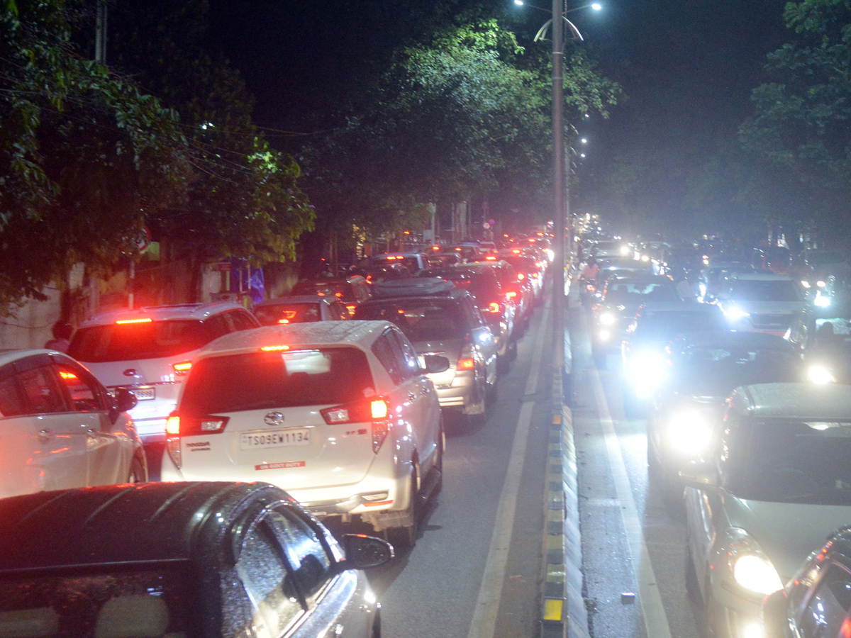 Heavy rainfall predicted in parts of Hyderabad Photo Gallery - Sakshi2