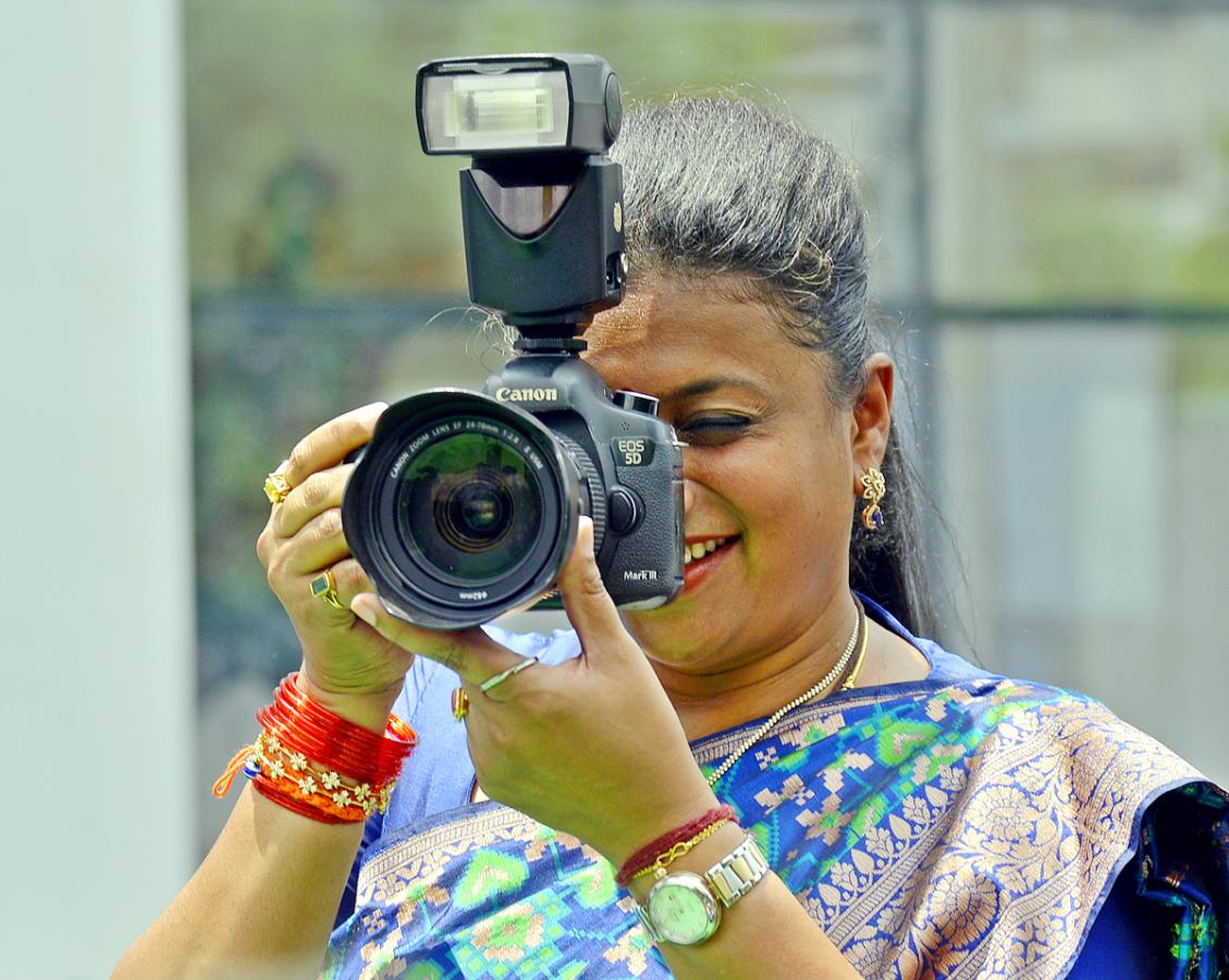 Photo Graphers One Click On Same Time Wonder Book Of Records Minister Roja - Sakshi6