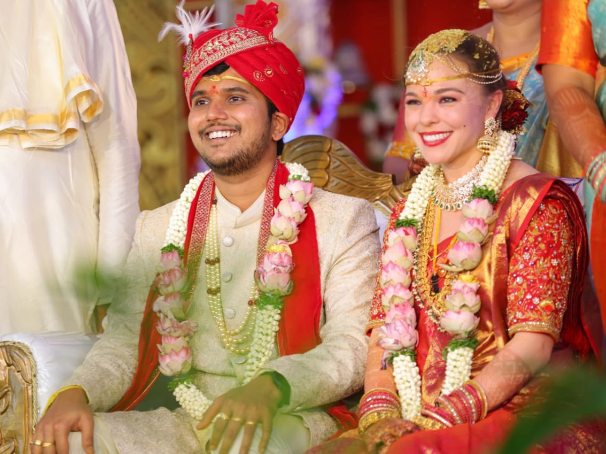 Telangana Boy Marries American Girl In Hanamkonda Photo Gallery - Sakshi6