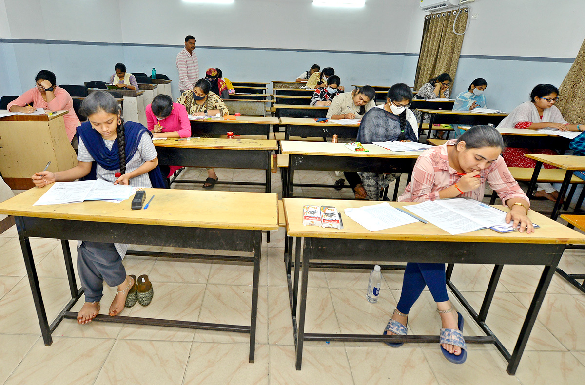 Sakshi NEET Mock Test In Andhra Pradesh - Sakshi2