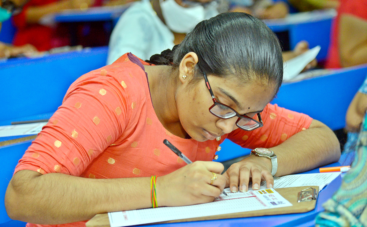 Sakshi NEET Mock Test In Andhra Pradesh - Sakshi19