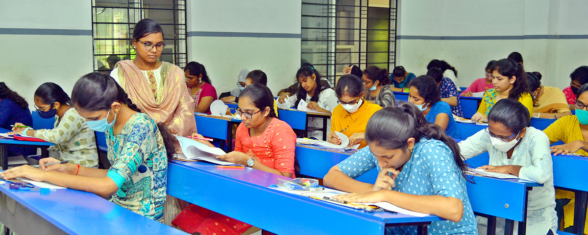 Sakshi NEET Mock Test In Andhra Pradesh - Sakshi24