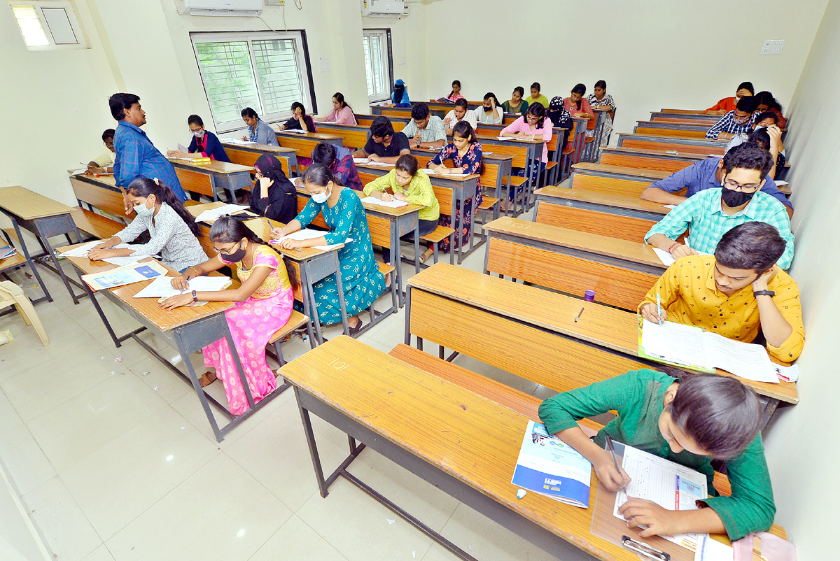 Sakshi NEET Mock Test In Andhra Pradesh - Sakshi25