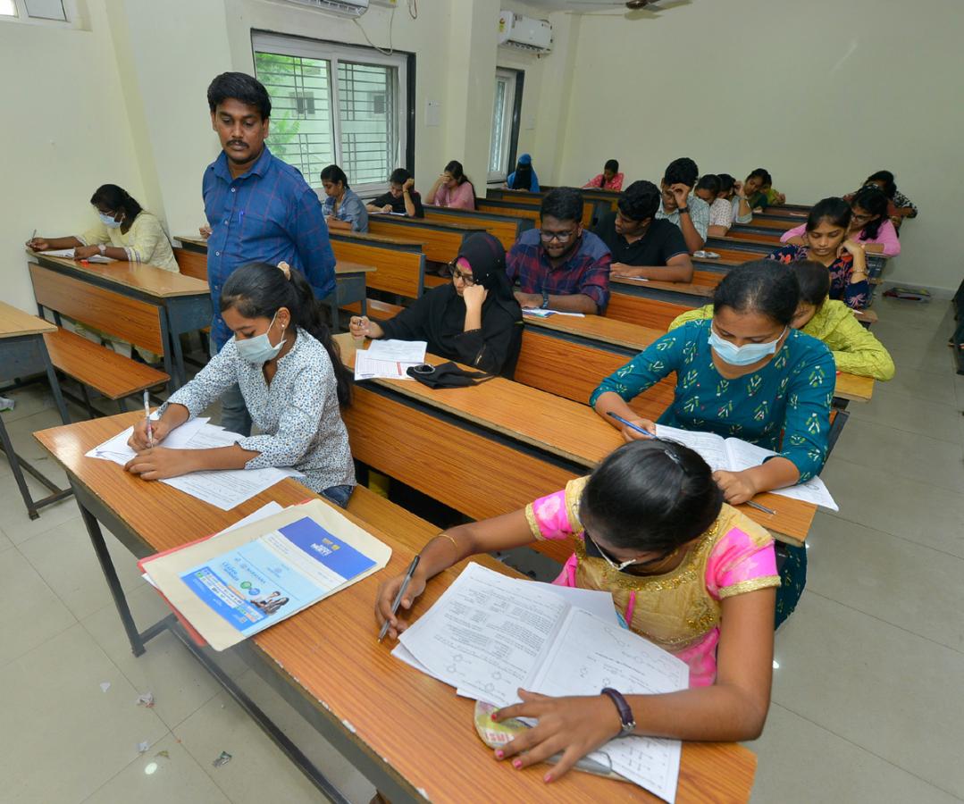 Sakshi NEET Mock Test In Andhra Pradesh - Sakshi27