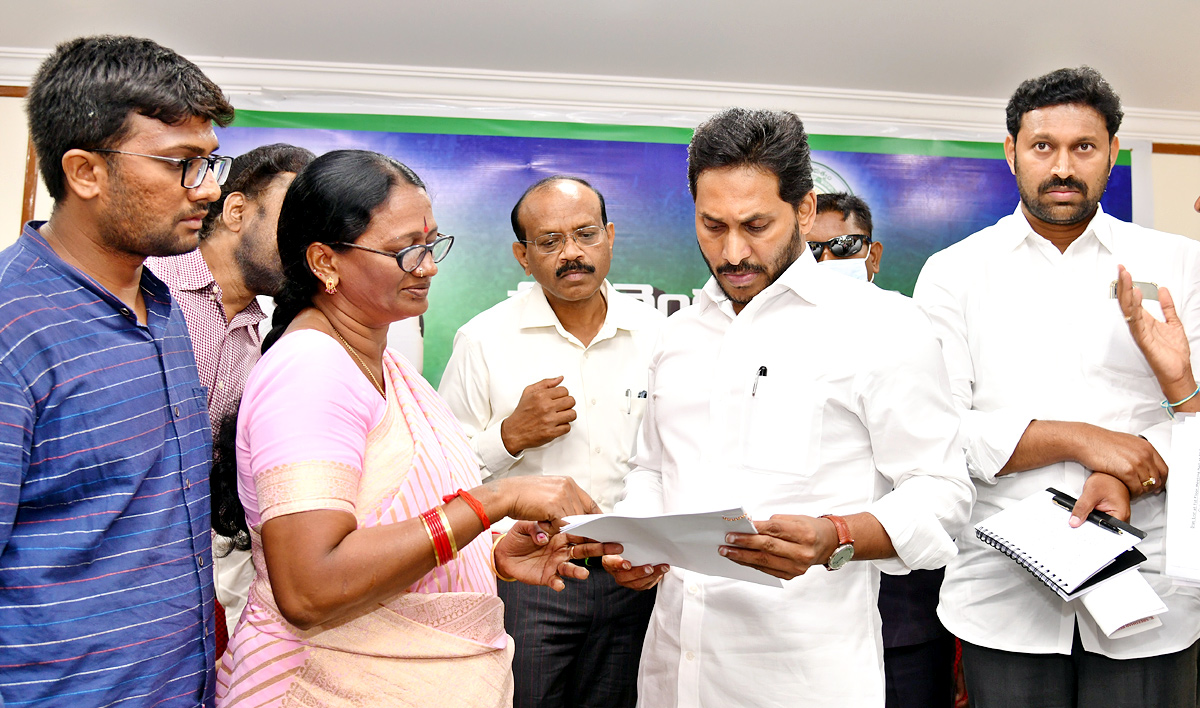 CM YS Jagan Mohan Reddy Tour in YSR District - Sakshi6