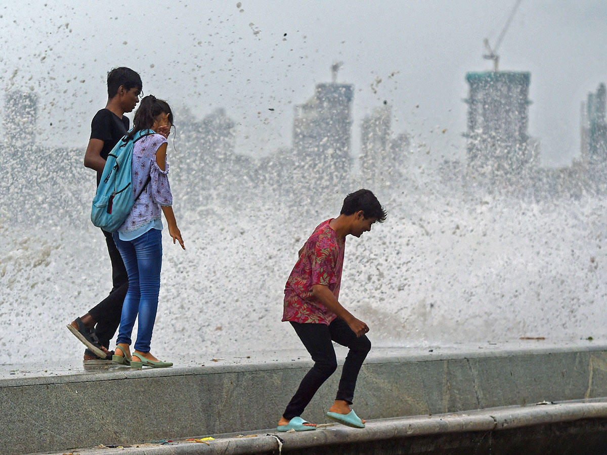 Heavy rains in Mumbai - Sakshi1