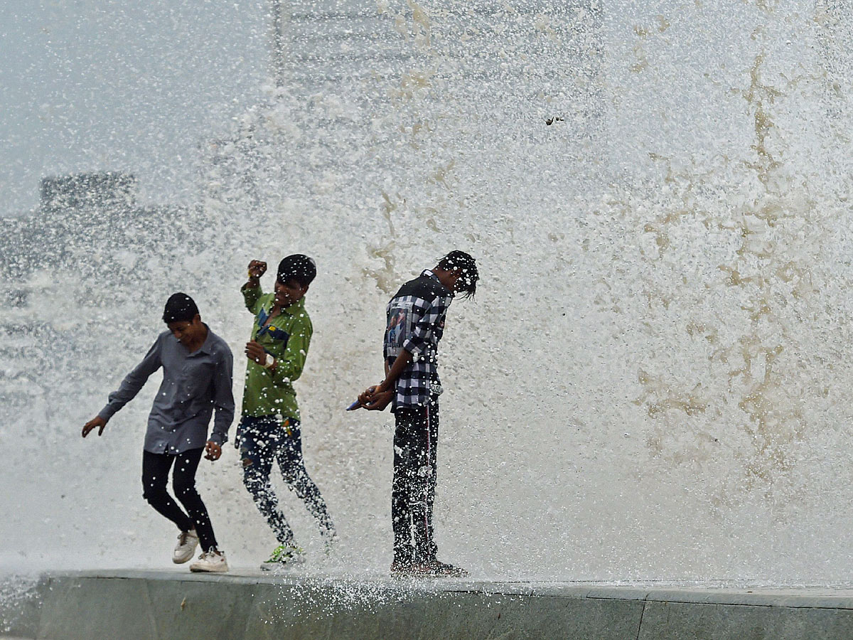 Heavy rains in Mumbai - Sakshi9