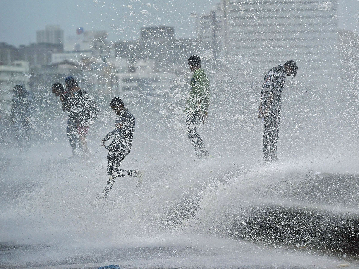 Heavy rains in Mumbai - Sakshi15