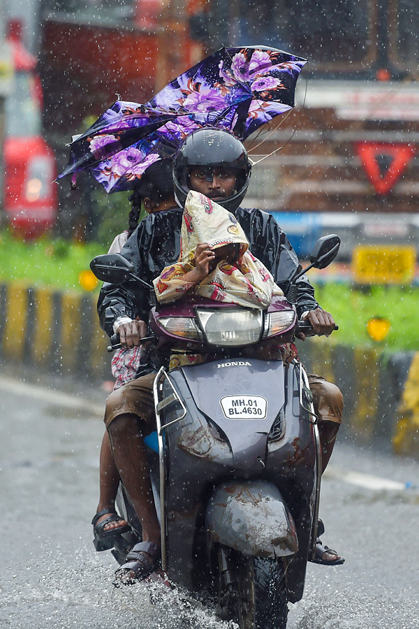 Heavy rains in Mumbai - Sakshi18