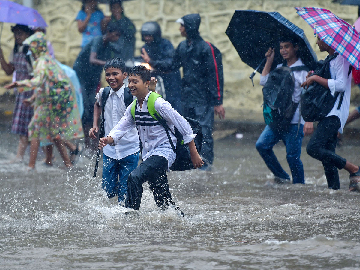 Heavy rains in Mumbai - Sakshi2