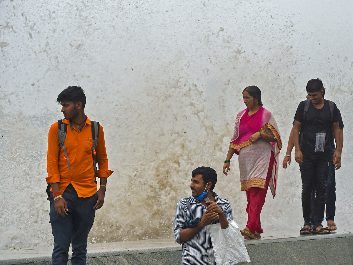 Heavy rains in Mumbai - Sakshi4