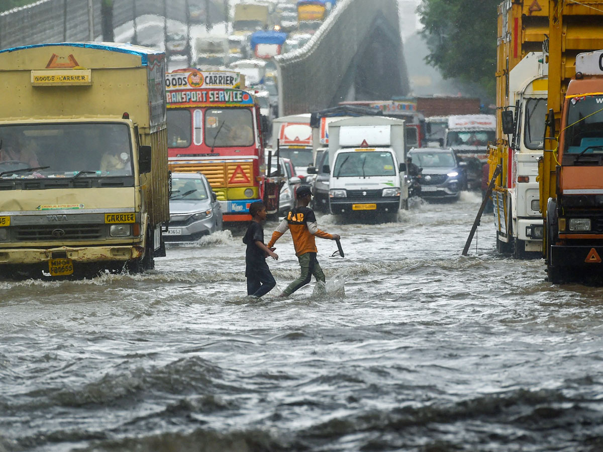 Heavy rains in Mumbai - Sakshi7