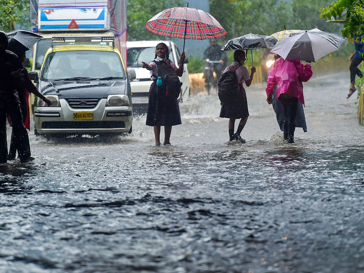 Heavy rains in Mumbai - Sakshi8