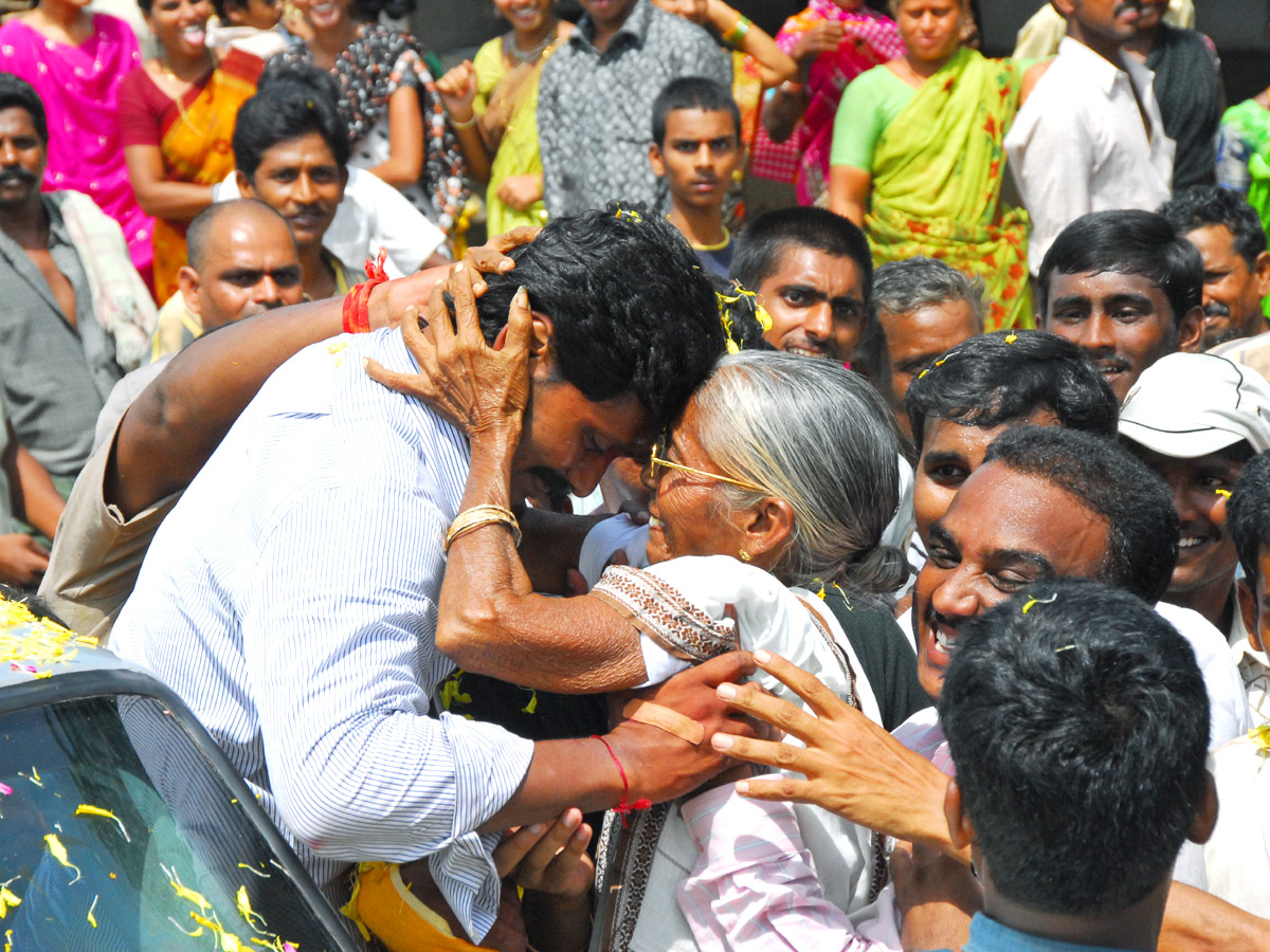 YSRCP Plenary 2022: YS Jagan Mohan Reddy Padayatra Highlights - Sakshi21