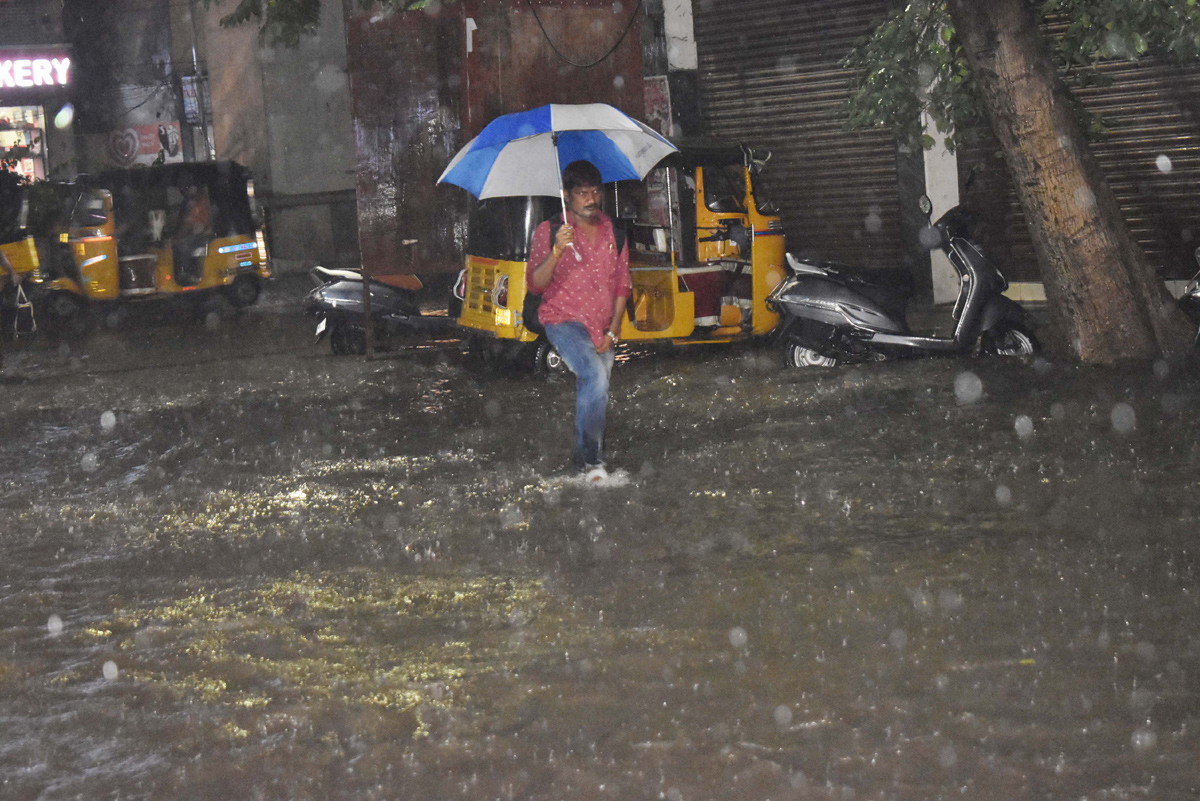 Heavy Rains In Hyderabad - Sakshi11