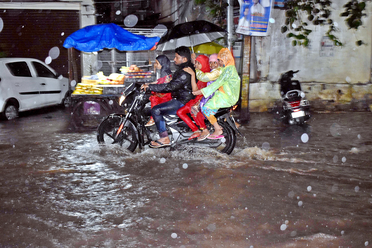 Heavy Rains In Hyderabad - Sakshi12