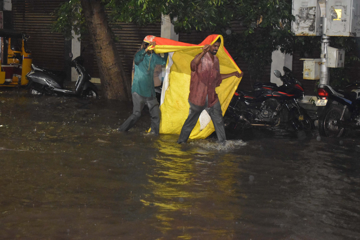 Heavy Rains In Hyderabad - Sakshi14