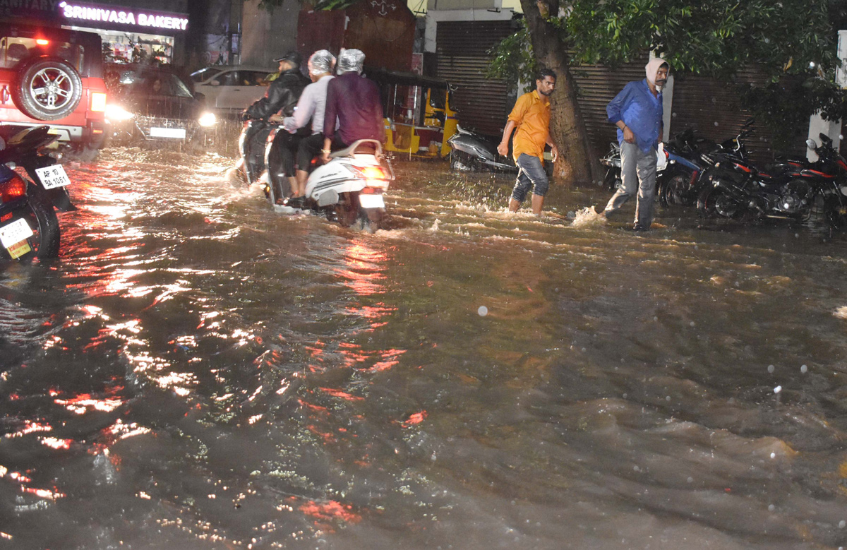 Heavy Rains In Hyderabad - Sakshi15